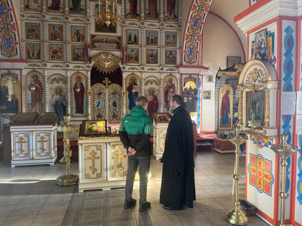 Сотрудники Иланского МФ УИИ ГУФСИН посетили храм Святого Благоверного князя Александра Невского в г. Иланском