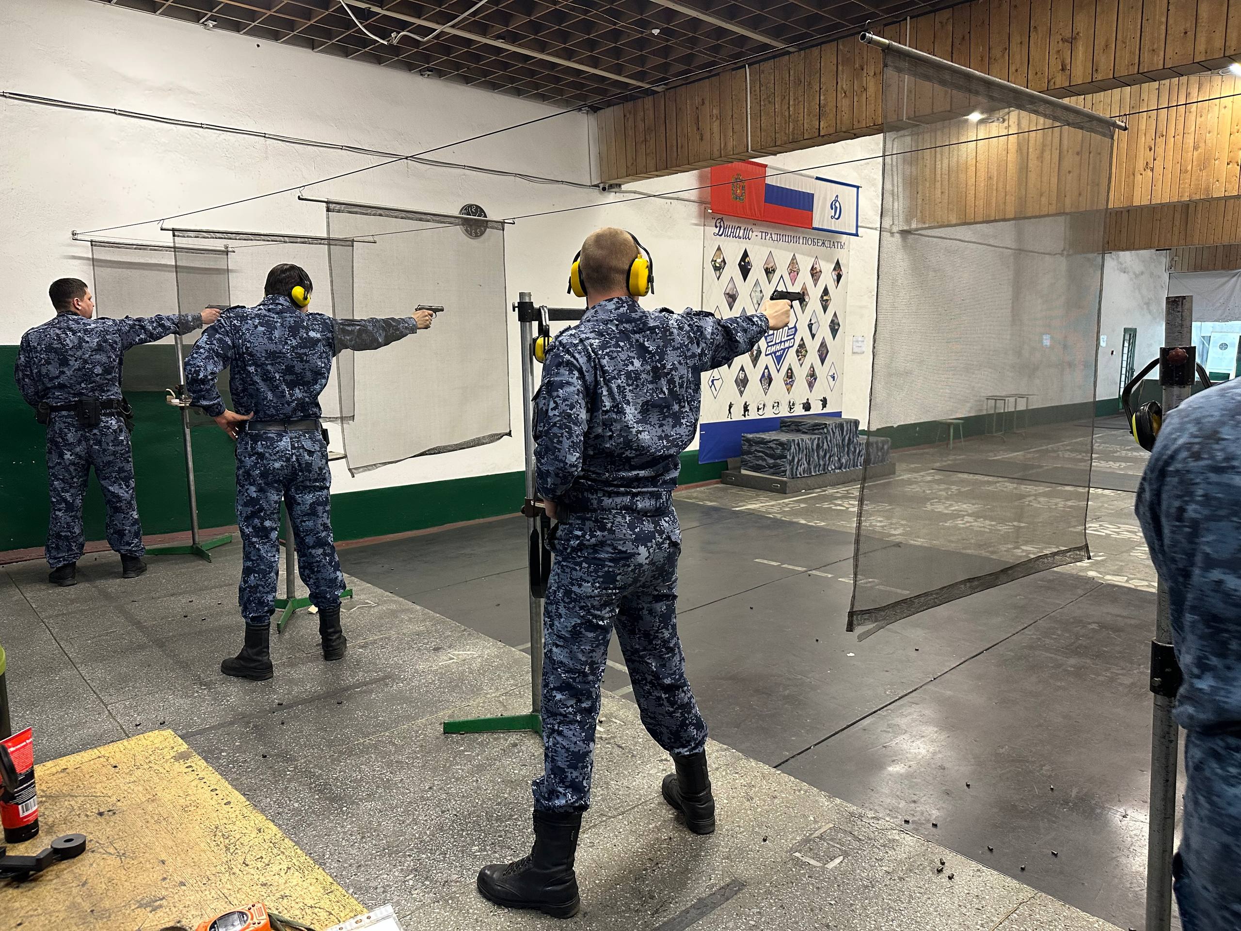 Команда сотрудников аппарата ГУФСИН стала победителями ведомственных соревнований по стрельбе из боевого ручного стрелкового оружия Команда сотрудников аппарата ГУФСИН стала победителями ведомственных соревнований по стрельбе из боевого ручного стрелкового оружия