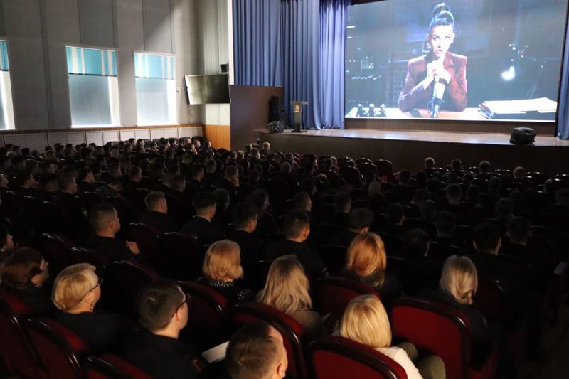 Герои среди нас!. В СибЮИ МВД России в рамках «Недели мужества» прошёл показ фильма «Анатомия подвига. Полицейские истории» Герои среди нас!. В СибЮИ МВД России в рамках «Недели мужества» прошёл показ фильма «Анатомия подвига. Полицейские истории»