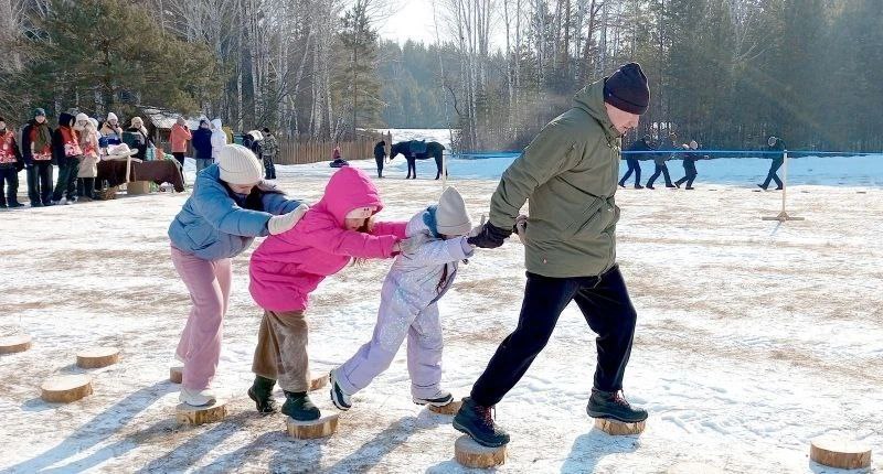 «Наш край — единая семья»: репортаж с зимнего праздника в Шушенском округе «Наш край — единая семья»: репортаж с зимнего праздника в Шушенском округе