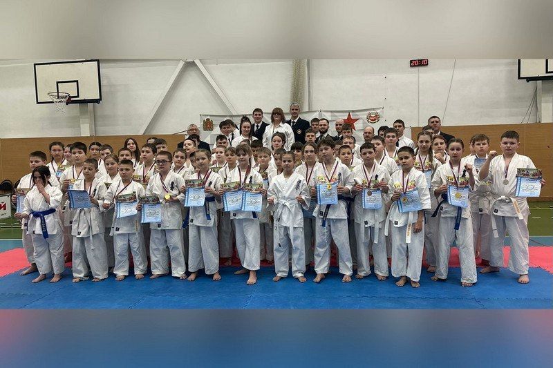 Минусинские каратисты завоевали 17 золотых медалей на первенстве муниципального округа