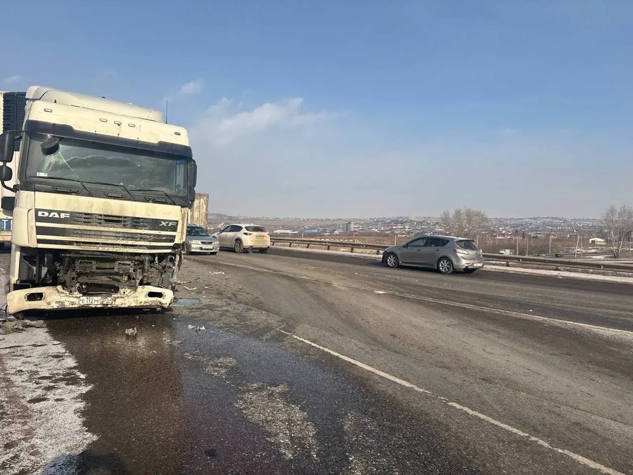 Сотрудники полиции выясняют обстоятельства смертельной аварии в Емельяновском округе Сотрудники полиции выясняют обстоятельства смертельной аварии в Емельяновском округе