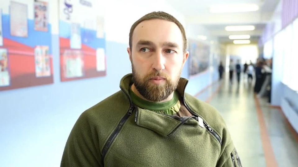 Этим роликом мы открываем серию рассказов «Защитники среди нас» об участниках специальной военной операции – работниках администрации Красноярска, муниципальных предприятий и учреждений города