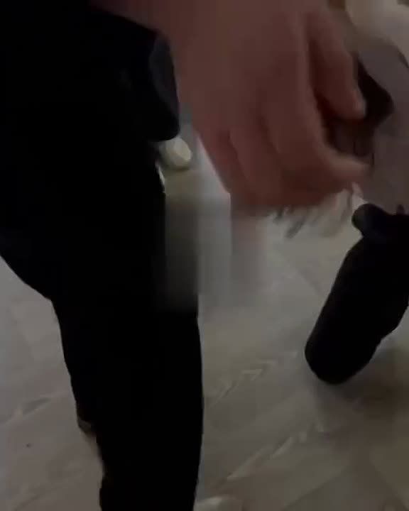 Шестиклассница в Свердловской области избила одноклассника, который, по словам очевидцев, оскорбил её родителей