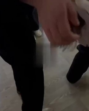 Шестиклассница в Свердловской области избила одноклассника, который, по словам очевидцев, оскорбил её родителей