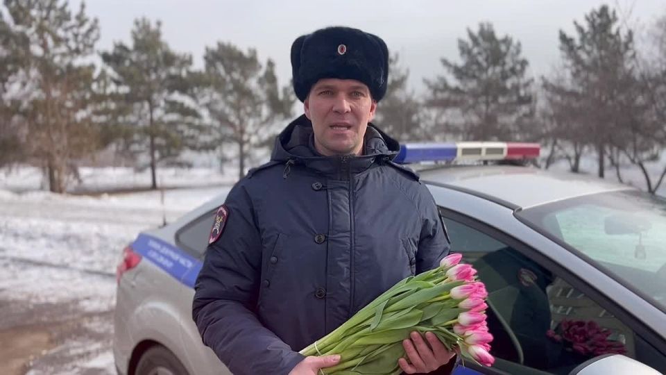 С Международным женским днём поздравляет врио начальника отдела Госавтоинспекции Красноярска Алексей Колмагоров