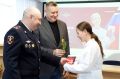 8 Марта полицейские Красноярья подарили праздничное настроение: от вручения паспортов до «Весеннего выстрела»