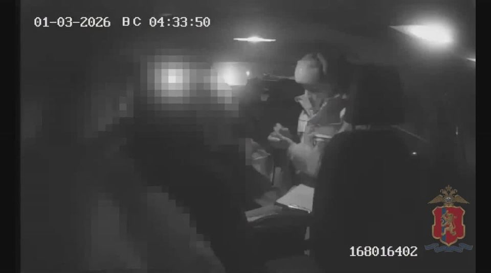 В Манско-Уярском округе автоинспекторам пришлось применить табельное оружие для задержания водителя