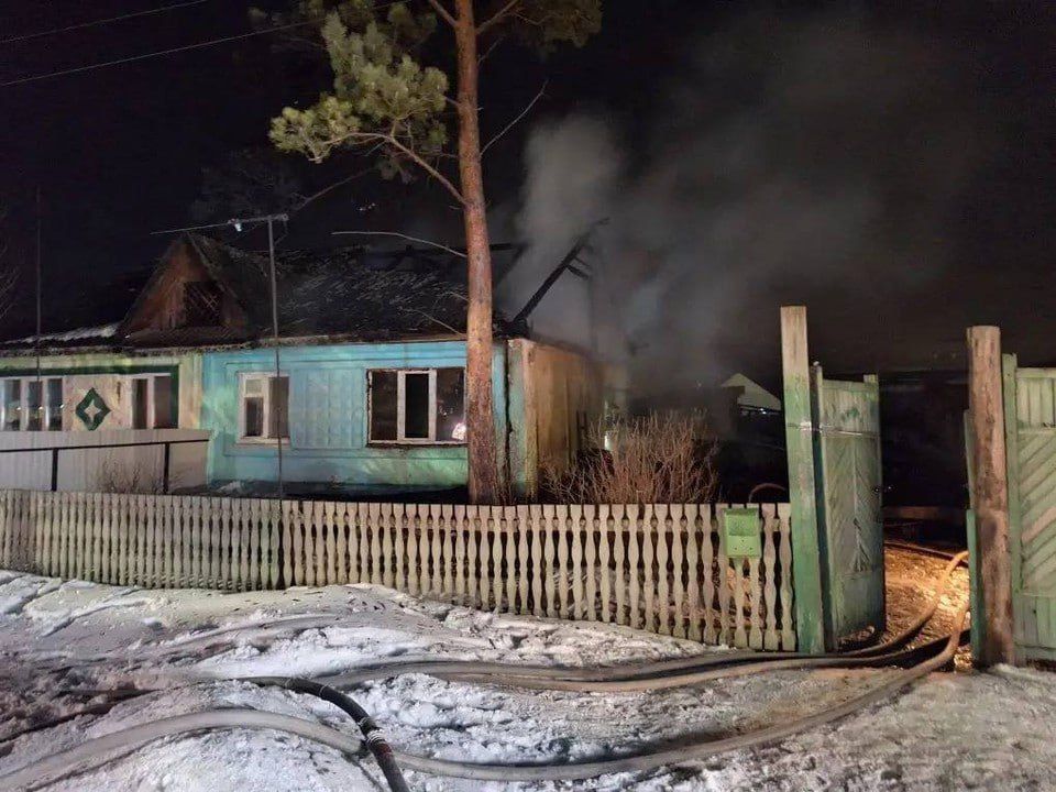 Следователи завели уголовное дело по факту гибели троих человек при пожаре в селе Сухобузимское