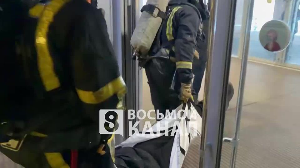 В эти минуты в стенах Красноярской краевой филармонии разворачивается масштабная тренировка силовых структур и экстренных служб