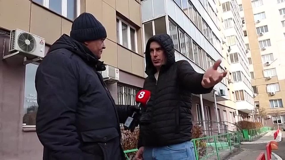 КРАСНОЯРСКИЙ ВОДИТЕЛЬ ИЗБИЛ КУРЬЕРА