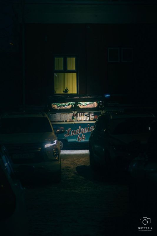 Город засыпает, и на смену суете приходит магия ночных огней