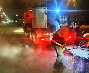 Мэр Красноярска поручил дорожникам усилиться в ликвидации ям