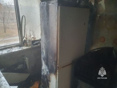 Пожарные спасли из огня 11 взрослых и 6 детей