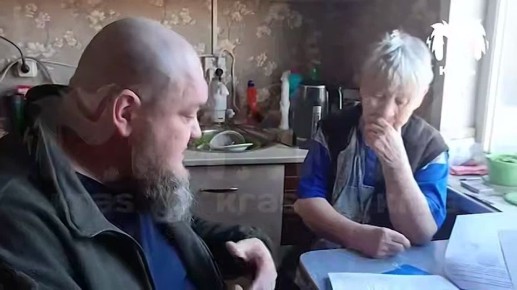 Следком возбудил уголовное дело о халатности после нашего поста о бабушке, живущей в разваливающемся доме в Богучанах