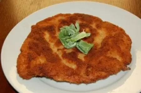 Вкусная свинина под картофельной шубой: готовим с любовью