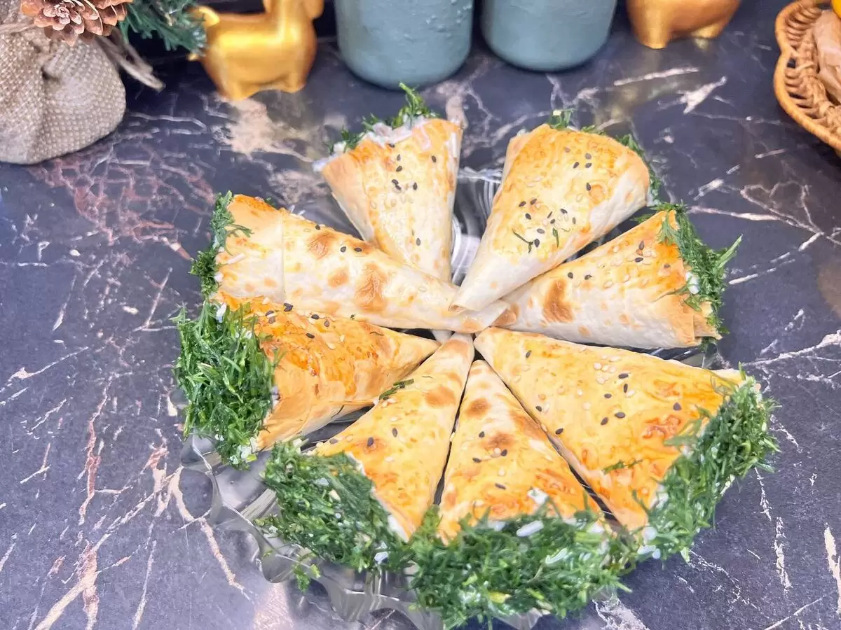 Хрустящие лавашевые трубочки с сырно-куриной начинкой на праздник