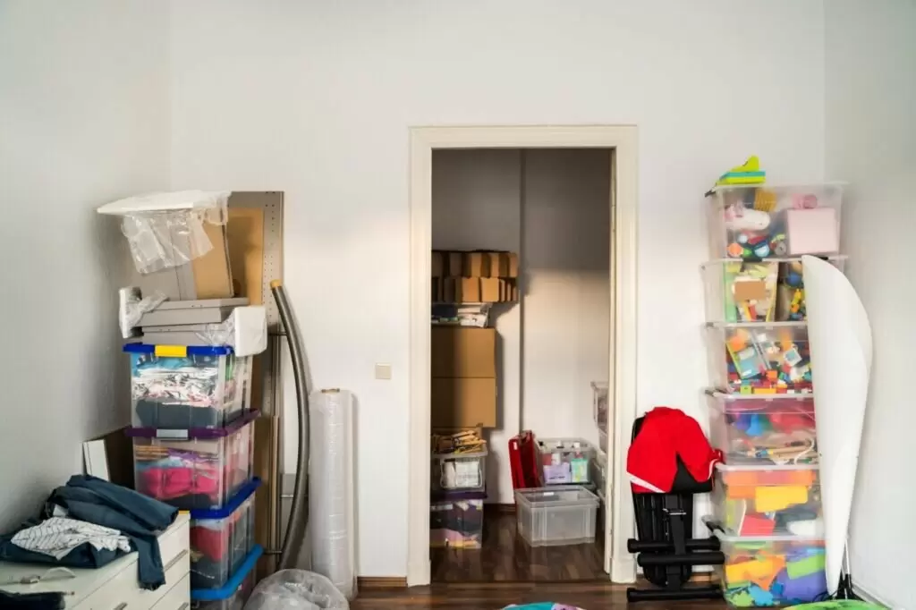 Как распрощаться с хламом: оригинальные идеи для освобождения пространства