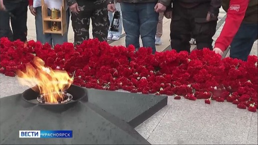 Частицу вечного огня из Александровского сада в столице доставили в Красноярск
