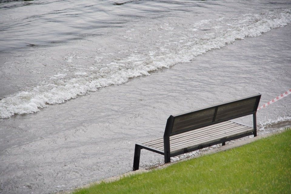 В Красноярске продолжает расти уровень воды в Енисее: за последние сутки река поднялась еще на 12 сантиметров