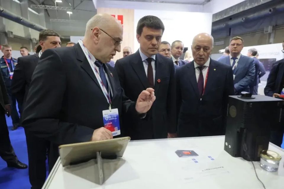 Михаил Котюков: В Красноярский край сегодня приехали специалисты со всей страны, которые отвечают за безопасность Михаил Котюков: В Красноярский край сегодня приехали специалисты со всей страны, которые отвечают за безопасность