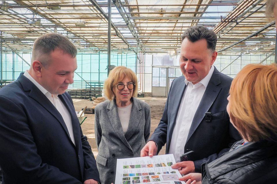 Председатель горсовета Наталия Фирюлина приняла участие в выездном совещании главы Красноярска Сергея Верещагина в Управлении зеленого строительства Председатель горсовета Наталия Фирюлина приняла участие в выездном совещании главы Красноярска Сергея Верещагина в Управлении зеленого строительства