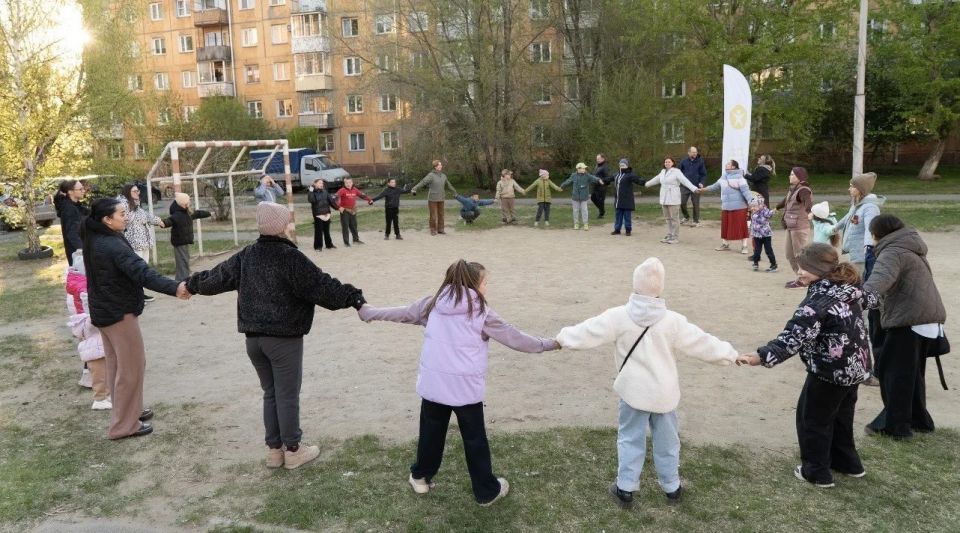 Во дворах Красноярска стартовали праздники проекта «Фабрика народных инициатив»! Во дворах Красноярска стартовали праздники проекта «Фабрика народных инициатив»!