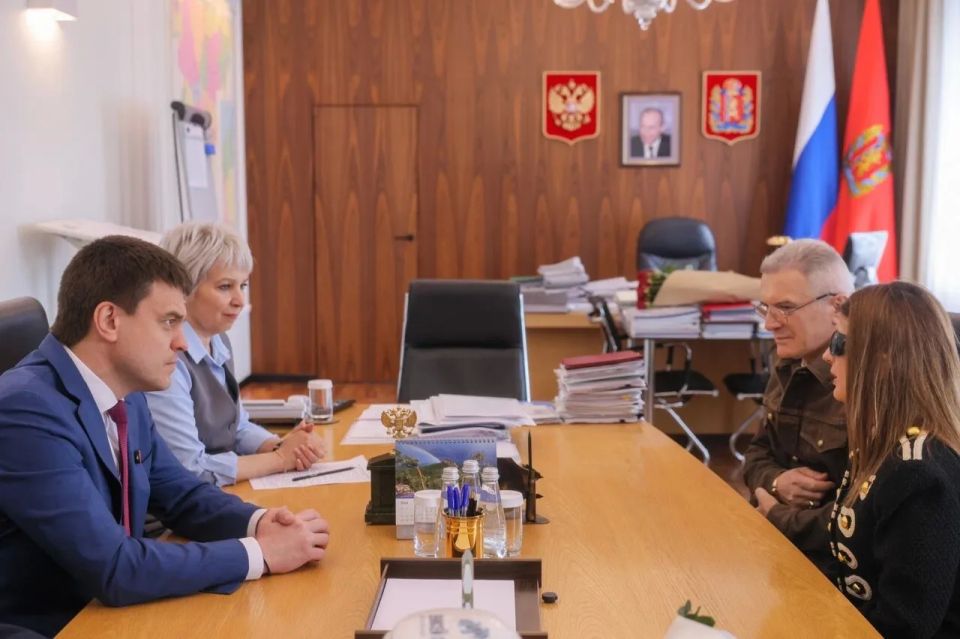 Михаил Котюков: Когда ребёнок с особенностями здоровья выступает на сцене, это не только творчество, но и развитие уверенности в себе и важный элемент социализации Михаил Котюков: Когда ребёнок с особенностями здоровья выступает на сцене, это не только творчество, но и развитие уверенности в себе и важный элемент социализации