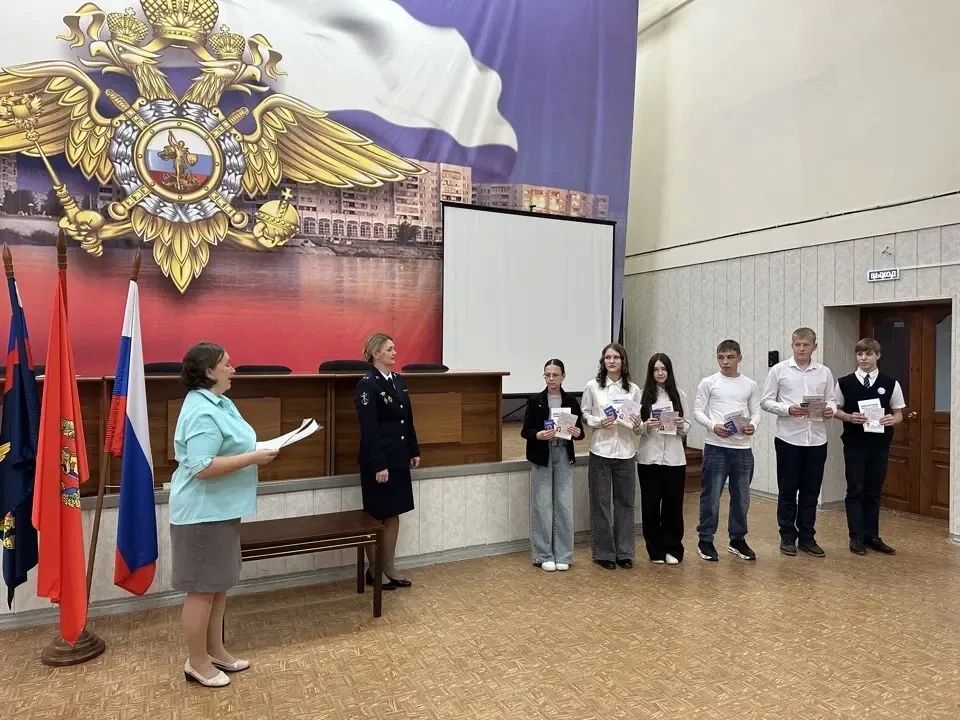 Торжественное событие в Зеленогорске: первые паспорта — юным гражданам России! Торжественное событие в Зеленогорске: первые паспорта — юным гражданам России!