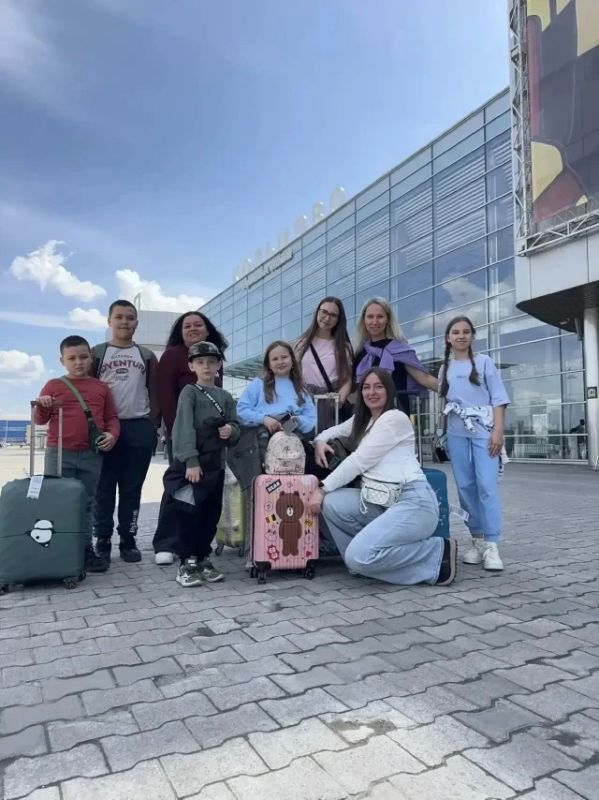 «Наш край - единая семья»: зеленогорские семьи в финале фестиваля родительских инициатив