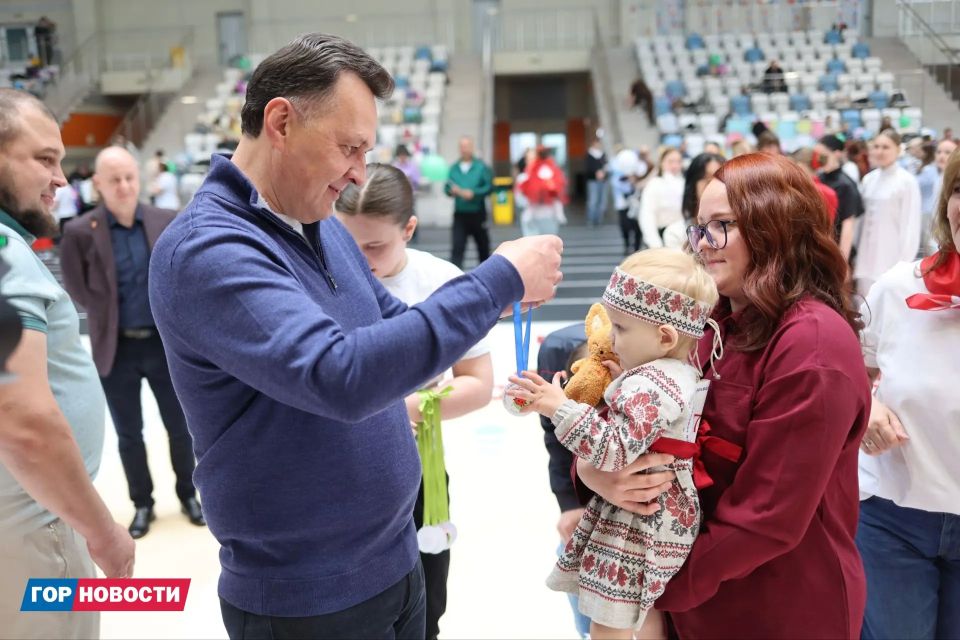 В Красноярске 398 малышей принимают участие в семейном фестивале «Карапузы, на старт» В Красноярске 398 малышей принимают участие в семейном фестивале «Карапузы, на старт»
