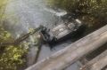 В Красноярске автомобиль с женщиной вылетел в реку и перевернулся: