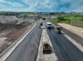 На обходе Красноярска вблизи Солонцов дорожники начали укладывать асфальт
