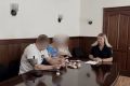 Житель Красноярска увидел возле гаражей пожилую пару почтенного вида