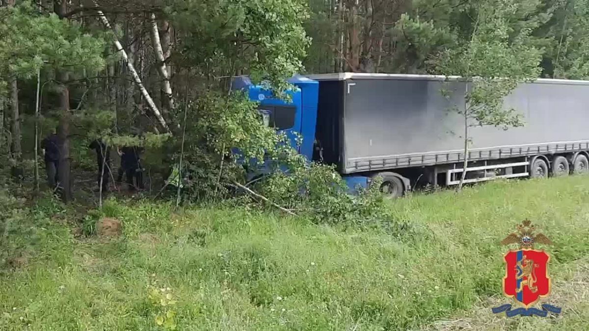 Четверо молодых людей погибли на трассе Красноярского края в дорожной аварии