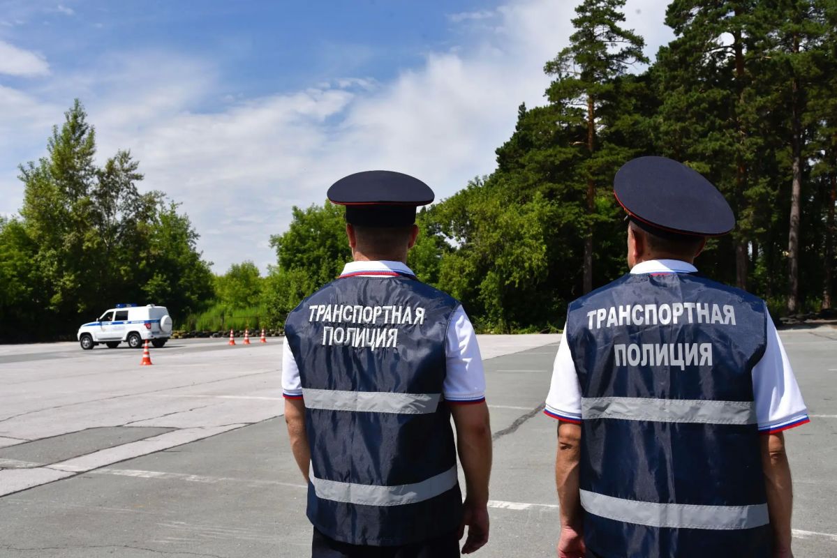 Транспортная полиция Сибири отметила День семьи, любви и верности Транспортная полиция Сибири отметила День семьи, любви и верности