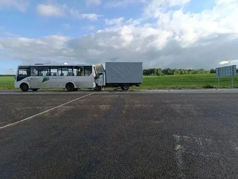 Три человека, в том числе ребенок, пострадали в ДТП с пассажирским автобусом в Красноярском крае Три человека, в том числе ребенок, пострадали в ДТП с пассажирским автобусом в Красноярском крае