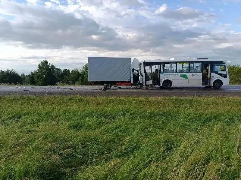 Три человека, в том числе ребенок, пострадали в ДТП с пассажирским автобусом в Красноярском крае