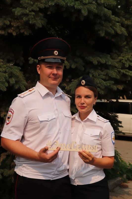 В Красноярском крае полицейские поздравляют с Днем семьи, любви и верности! В Красноярском крае полицейские поздравляют с Днем семьи, любви и верности!