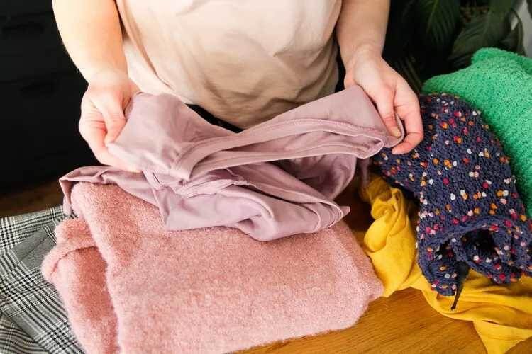 Как распрощаться с ненужным: 10 вещей, которые стоит выбросить из шкафа