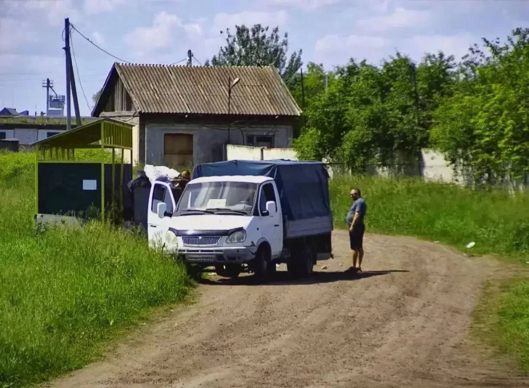 Сброс строительных и крупногабаритных отходов - одна из причин захламления площадок для сбора ТКО Сброс строительных и крупногабаритных отходов - одна из причин захламления площадок для сбора ТКО