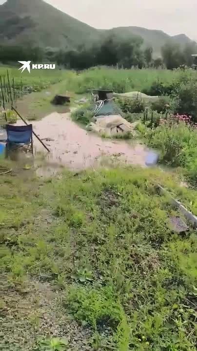 «Наше Емельяново топило, огородам хана»: из-за ливней под Красноярском затопило десятки домов