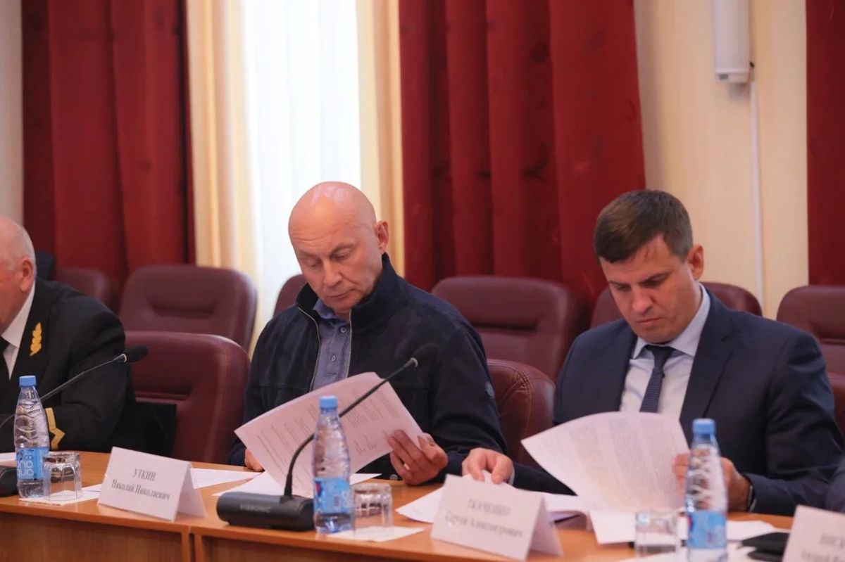 Михаил Котюков: Сегодня работаю в Дудинке. Через ее порт проходят грузы, от которых зависит жизнеобеспечение наших северных территорий Михаил Котюков: Сегодня работаю в Дудинке. Через ее порт проходят грузы, от которых зависит жизнеобеспечение наших северных территорий
