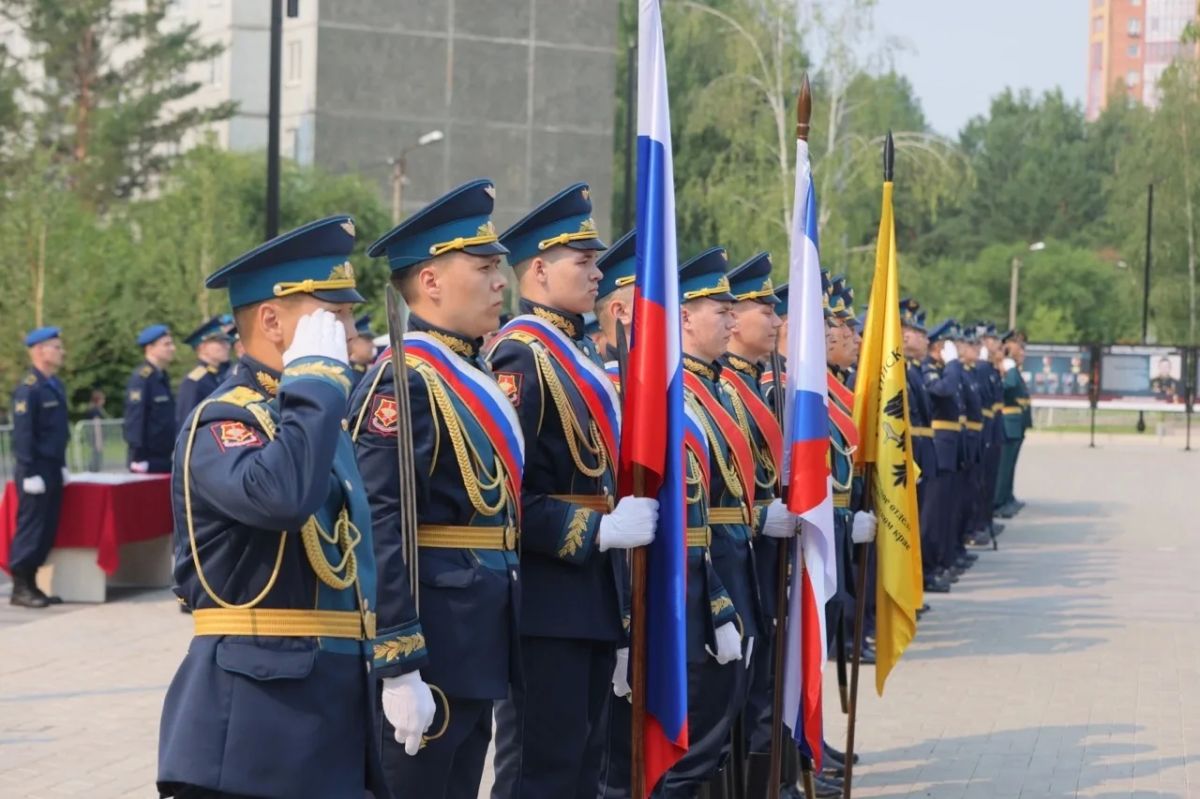Руководитель ГСУ СК России по Красноярскому краю и Республике Хакасия принял участие в торжественном вручении дипломов выпускникам Военного учебного центра имени Героя России генерала армии Виктора Петровича Дубынина Руководитель ГСУ СК России по Красноярскому краю и Республике Хакасия принял участие в торжественном вручении дипломов выпускникам Военного учебного центра имени Героя России генерала армии Виктора Петровича Дубынина
