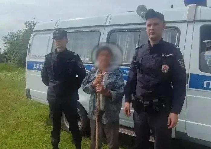 Из леса в Красноярском крае вывели слабовидящего дедушку