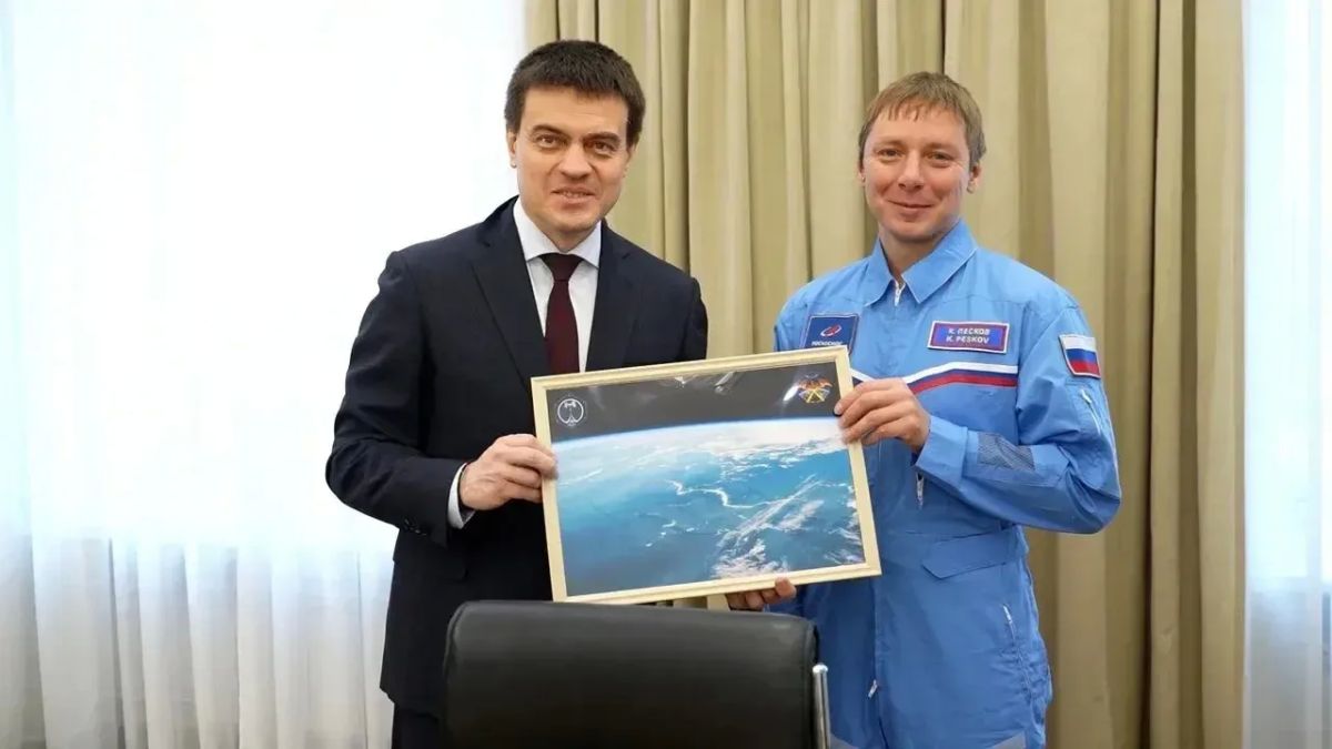 Губернатор поздравил Кирилла Пескова с присвоением звания Героя России