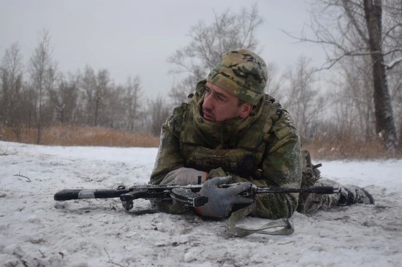 Журналисты в силу своей профессии по-другому воспринимают те или иные события, смотрят на них иначе, глубже, пропускают через себя и анализируют Журналисты в силу своей профессии по-другому воспринимают те или иные события, смотрят на них иначе, глубже, пропускают через себя и анализируют