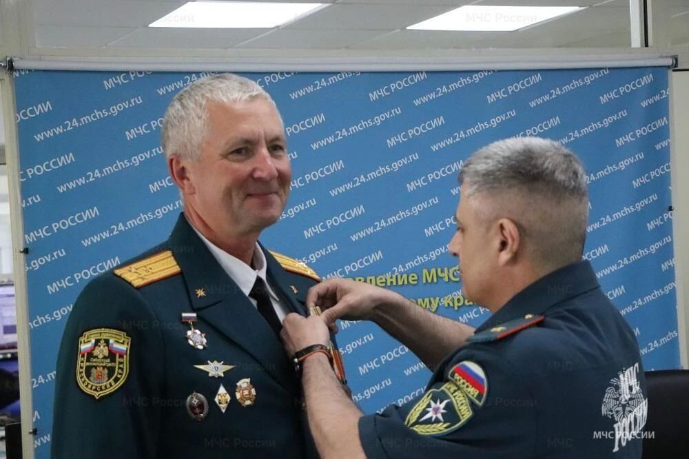 В Главном управлении вручили новые звания и проводили на пенсию заместителя начальника Главка В Главном управлении вручили новые звания и проводили на пенсию заместителя начальника Главка