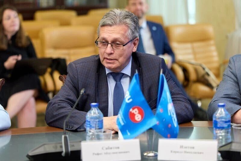 Заместитель Председателя ОС при Минцифры РФ, заместитель Генерального директора — руководитель Регионального департамента ВГТРК, председатель Комиссии Общественной палаты РФ по развитию информационного сообщества, СМИ и...
