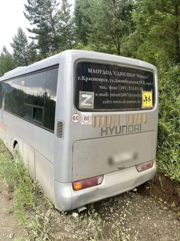 Автобус с 29 детьми попал в ДТП по пути в лагерь под Красноярском